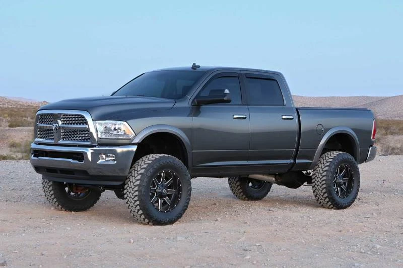 Fabtech 09-13 Dodge 2500/3500 4WD mit Diesel & Auto 6-Zoll-Perf-System mit Perf-Shocks