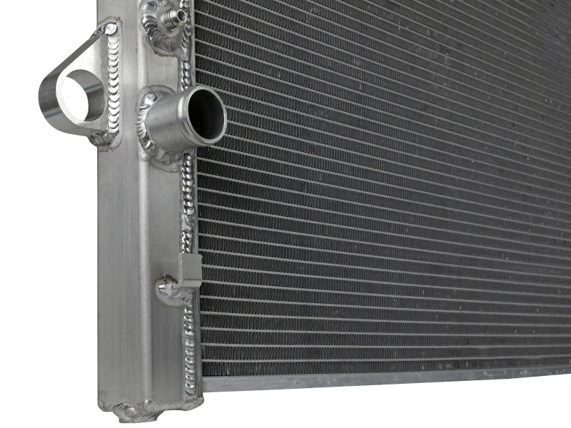 aFe BladeRunner Street Series Rohr- und Finnen-Aluminiumkühler 03-09 Toyota 4Runner / 07-14 FJ Cruiser
