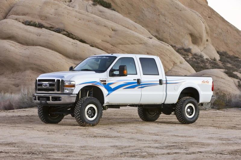 Fabtech 08-16 Ford F250 4WD 6 Zoll 4Link-System mit Spulen und Perf.-Stoßdämpfern