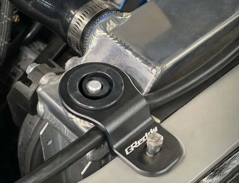 GReddy Radiator Mount Bracket für Nissan Skyline GT-R BCNR33