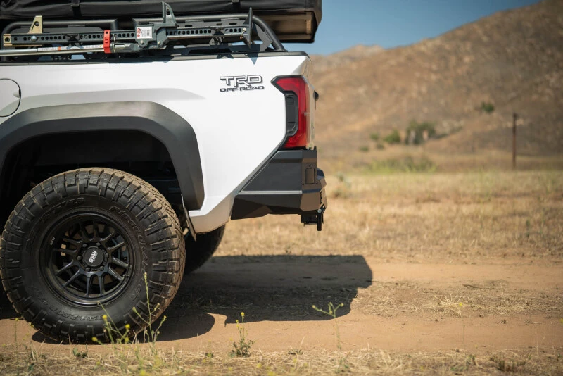 DV8 Offroad Spec Series Hintere Stoßstange für 2024–2025 Toyota Tacoma