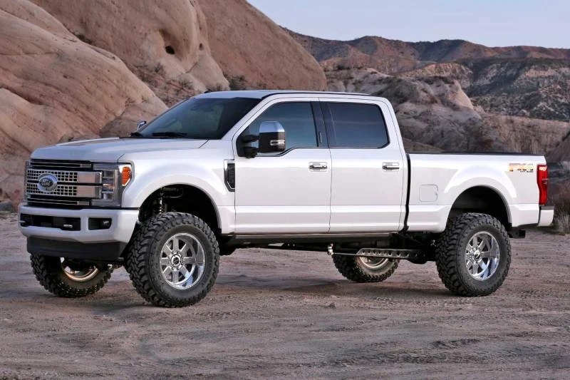 Fabtech 17-21 Ford F250/F350 4WD Diesel 6 Zoll 4Link-System mit 2,5 und 2,25