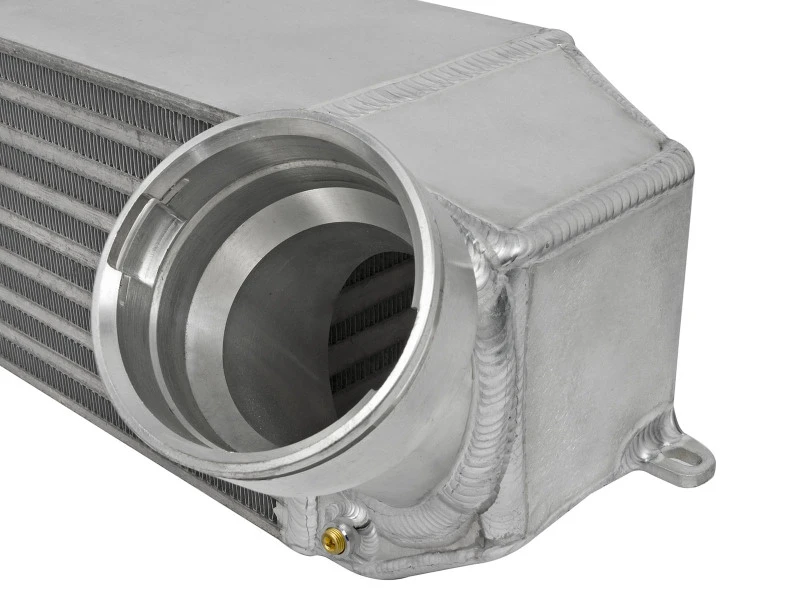 aFe Bladerunner Intercooler mit Rohren 11-13 BMW 335i L6-3.0L (tt) N55