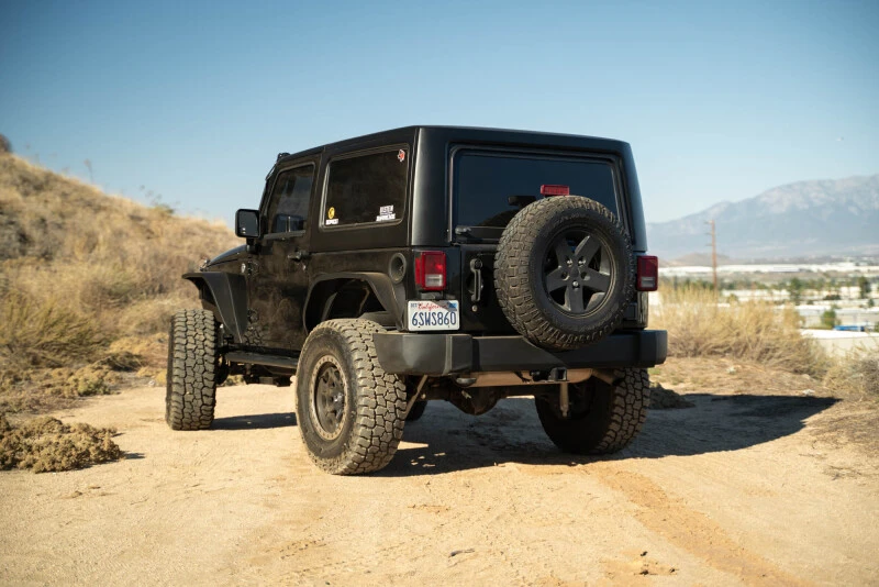 DV8 Offroad Seiten-Trittbretter für 2007–2018 Jeep Wrangler JK 2-Türer