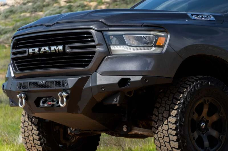 DV8 Offroad Spec Series Front Stoßstange für 2019–2023 RAM 1500