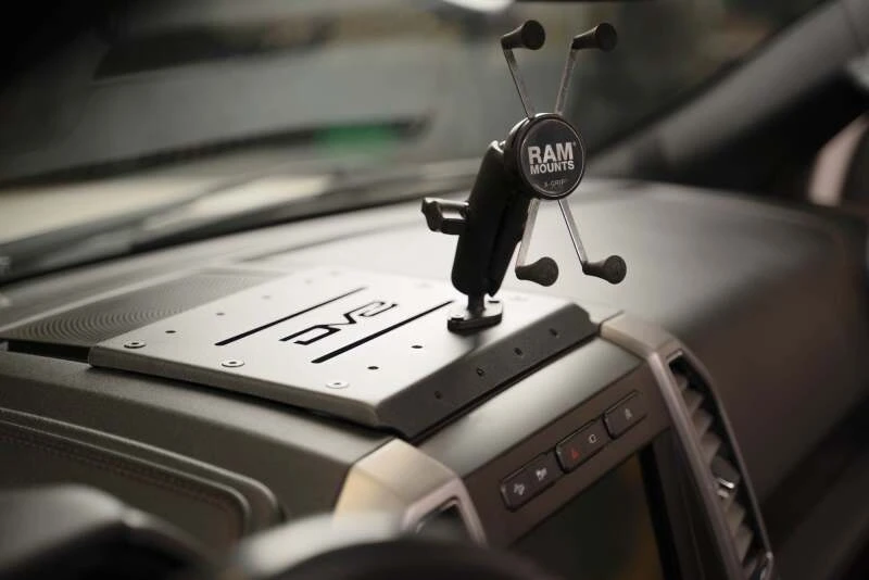 DV8 Offroad Digital Device Dash Mount für 2015–2020 Ford F-150 und 2017–2021 Ford F-250/F-350