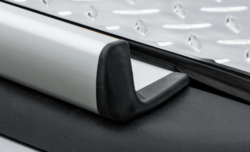Access 2022+ Rivian R1T 4ft 6in Bett ADARAC Aluminium-Verbindungs rails - Silber