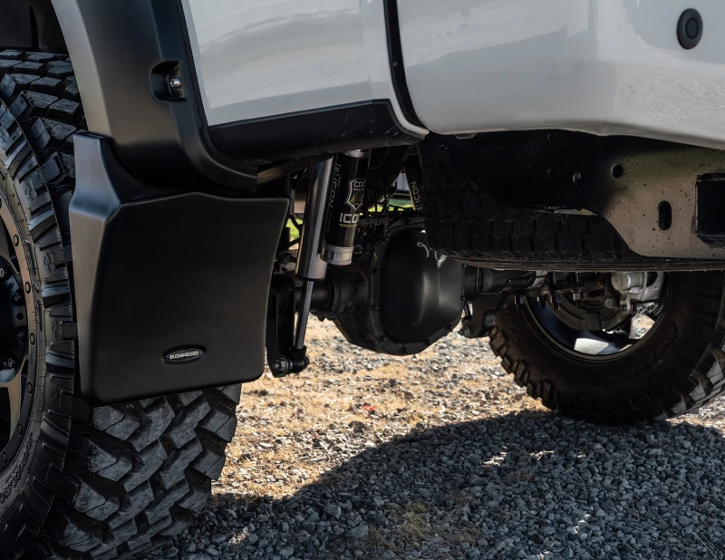 Bushwacker 14-21 Toyota Tundra Trail Armor Hintere Schmutzfänger (Passt zu Pocket Style Flare)