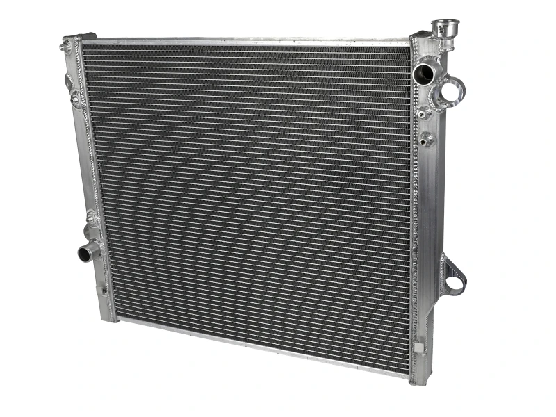 aFe BladeRunner Street Series Rohr- und Finnen-Aluminiumkühler 03-09 Toyota 4Runner / 07-14 FJ Cruiser