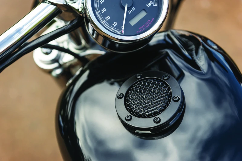 Kuryakyn Mesh Gas Cap Vented Black für Harley Davidson
