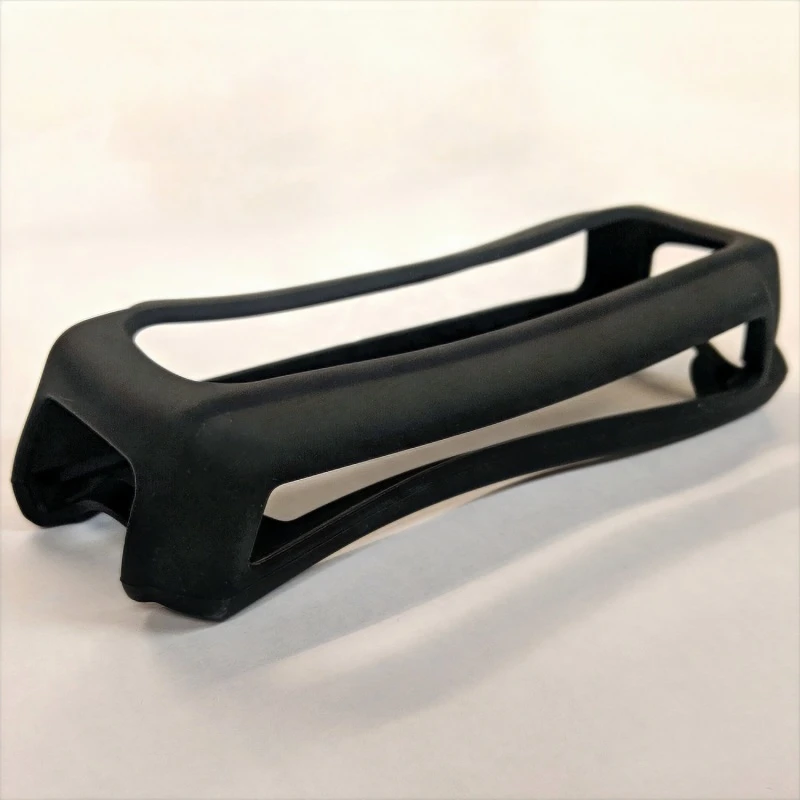 ford-racing_M-10300-COVER-6793370f182ea Ford Racing Stoßfängerabdeckung für Ford Performance 5.0 Batterieladegerät & Wartung