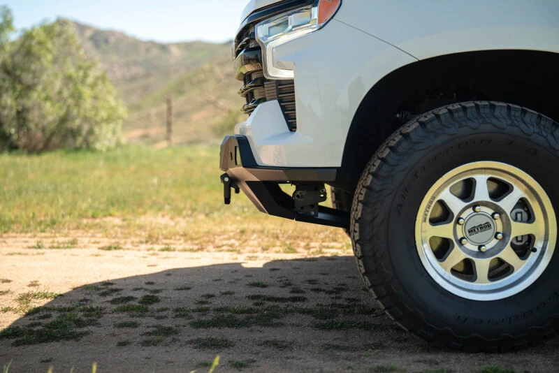 DV8 Offroad Frontstoßstange mit Seilwinde für 2022+ Chevrolet Silverado 1500