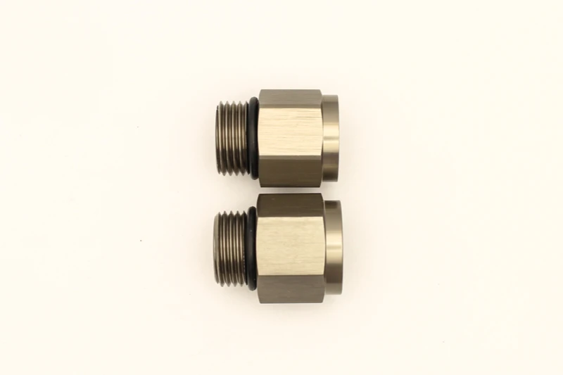 DeatschWerks DW350iL 8ORB-Masse-Weibliche Rohrleitungs-Kit, um Bosch 044 zu ersetzen (inkl. O-Ring)