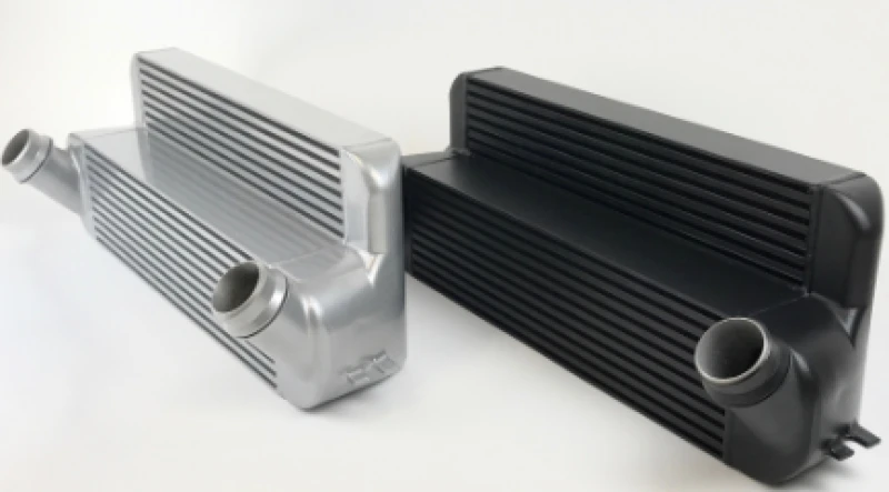 CSF 15-18 BMW M2 (F30/F32/F22/F87) N55 Hochleistungs-Intercooler mit gestuftem Kern und Bar/Plate-Design - Schwarz