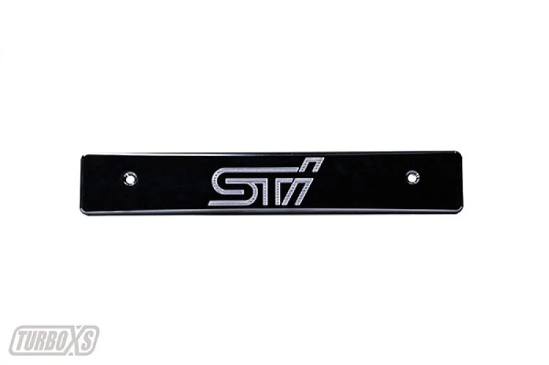 Turbo XS Billet Aluminium Kennzeichenschild-Entferner Schwarz Maschiniertes STi-Logo für 08-14 Subaru WRX/STi
