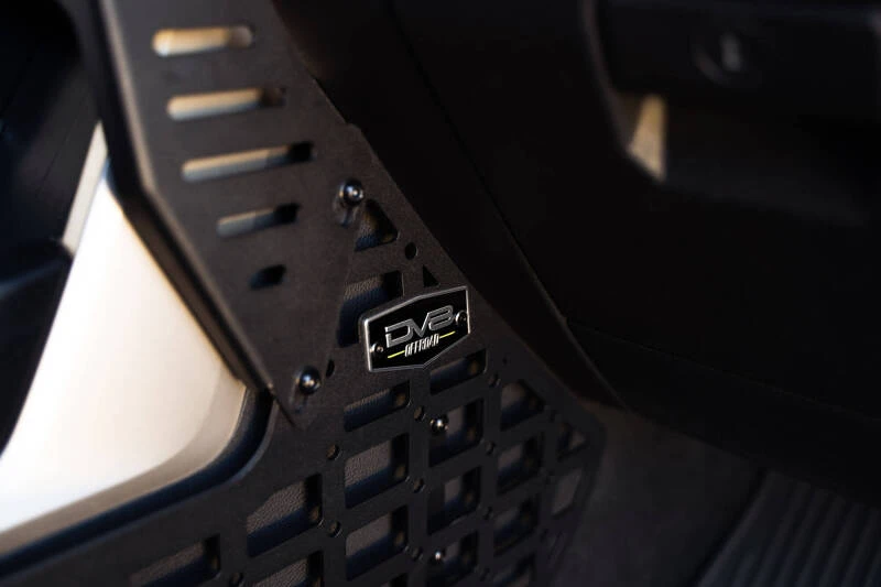 DV8 Offroad Center Console Molle Panels/Device Mount für 2022–2023 Toyota Tundra