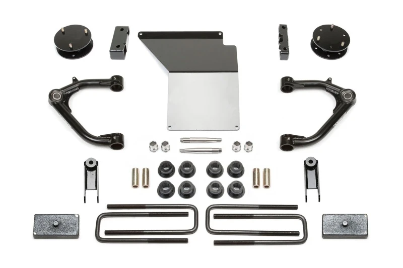 Fabtech 14-18 GM K1500 Denali mit OE Alu UCA 4 Zoll Uniball UCA System mit Magneride