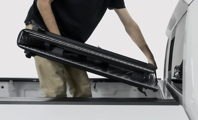 Access LOMAX Tri-Fold Abdeckung 2020+ Chevy/GMC 2500/3500 - 6ft 8in Bett (ohne Seitenablage)