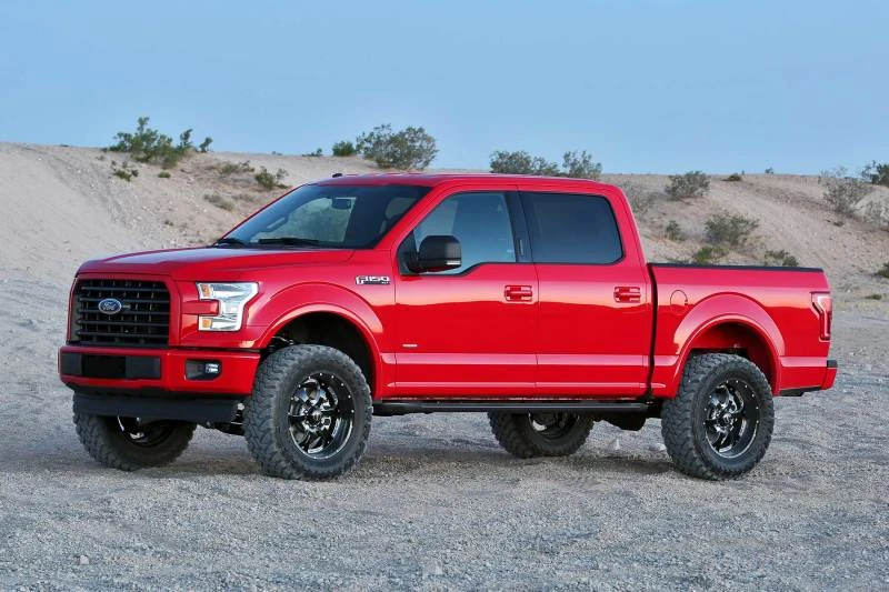 Fabtech 15-20 Ford F150 4WD 4 Zoll Perf Sys w/Dlss 2,5 C/O & Rr Dlss