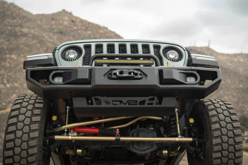 DV8 Offroad OE Plus Front Bumper für 2018–2025 Jeep Wrangler JL und 2020–2025 Jeep Gladiator JT