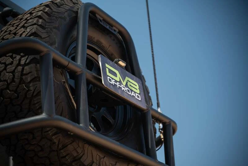 DV8 Offroad Body Mounted Tire Carrier für 2007–2018 Jeep Wrangler JK