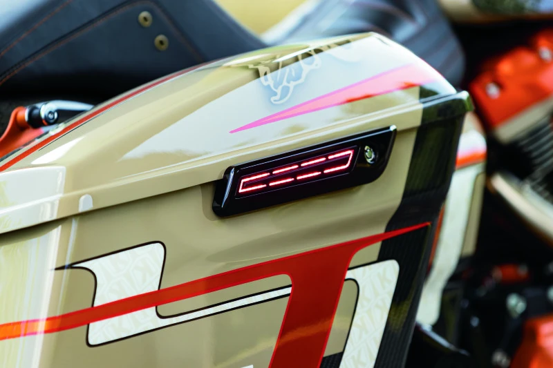 Kuryakyn LED Saddlebag Hinge Accents Schwarz