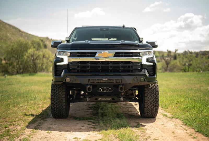 DV8 Offroad Frontstoßstange mit Seilwinde für 2022+ Chevrolet Silverado 1500