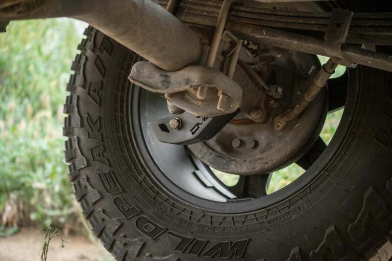 DV8 Offroad Hintere Stoßdämpfer-Unterfahrschutzbleche für 2016–2023 Toyota Tacoma