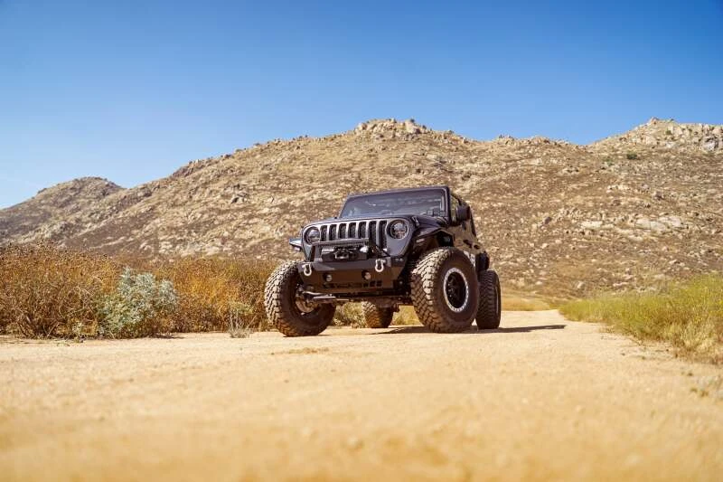DV8 Offroad FS-25 Stubby Front Bumper mit Bull Bar für 07-23 Jeep Wrangler/Gladiator JT/JK/JL