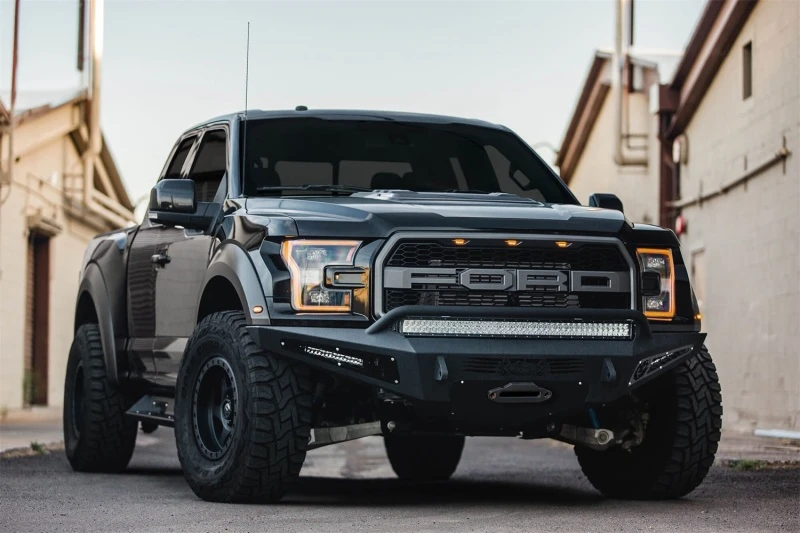 Addictive Desert Designs HoneyBadger Front Stoßstange mit Windenhalterung für 2017–2018 Ford F-150 Raptor
