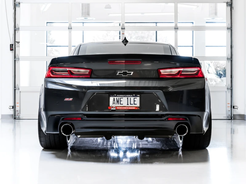 AWE Tuning 16-19 Chevrolet Camaro SS Axle-back Auspuff - Track Edition (Chrome Silber Tips)