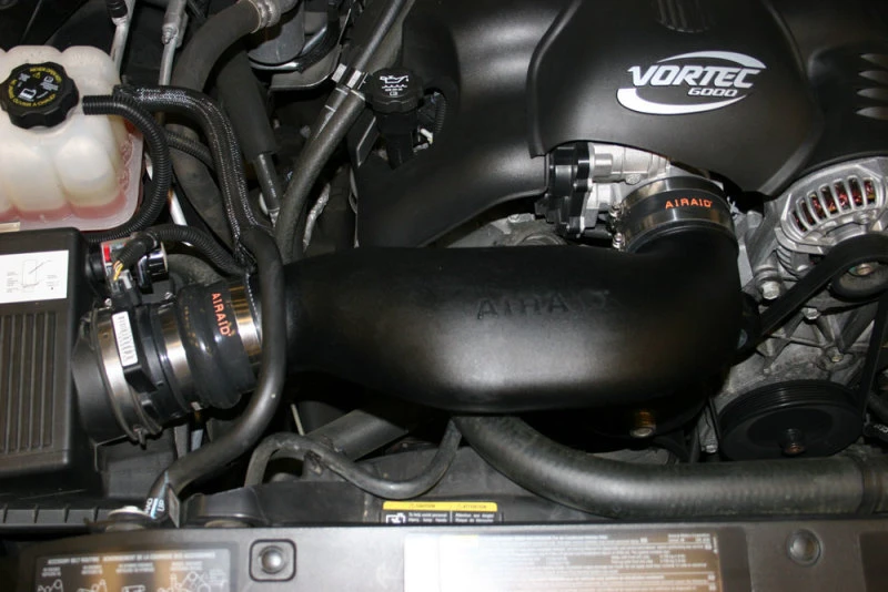 Airaid 05-06 Chevy / GMC / Cadillac 4.8/5.3/6.0L Airaid Jr. Einlasskit - Trocken / Rote Medien