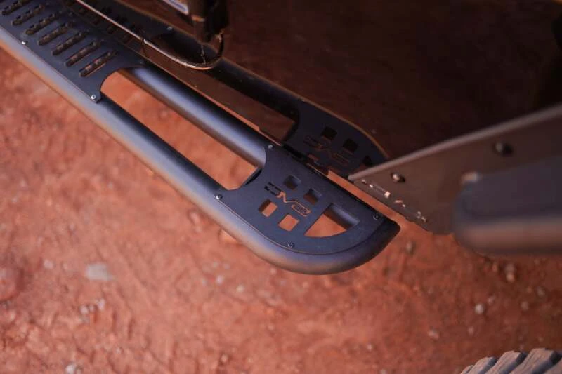 DV8 Offroad Seiten-Trittbretter für 2007–2018 Jeep Wrangler JK 2-Türer