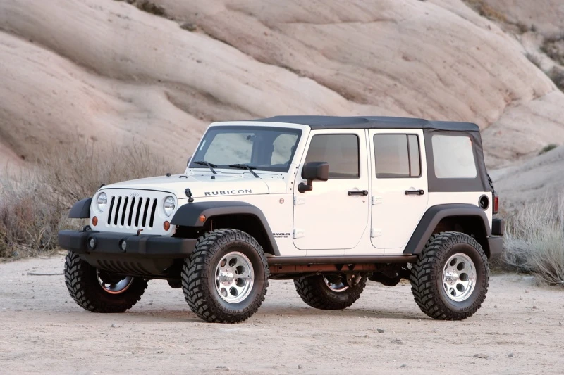 Fabtech 07-18 Jeep JK 4WD 3 Zoll Basic-System mit Perf.-Stoßdämpfern