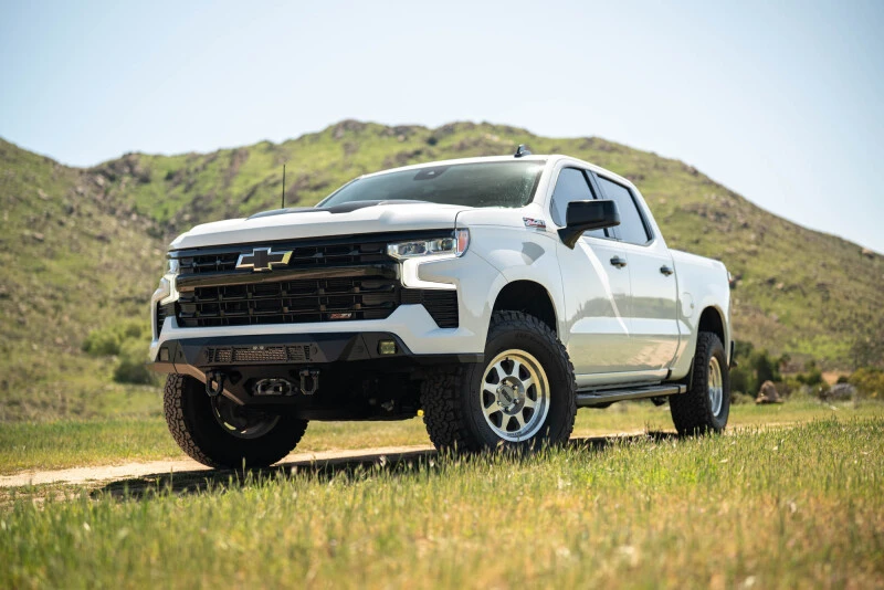 DV8 Offroad Frontstoßstange mit Seilwinde für 2022+ Chevrolet Silverado 1500