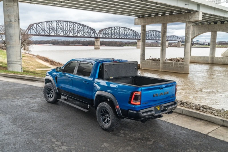 UnderCover Ultra Flex Pritschenabdeckung für 2019–2024 Ram 1500 6,4ft ohne RamBox ohne Multifunktions-Heckklappe