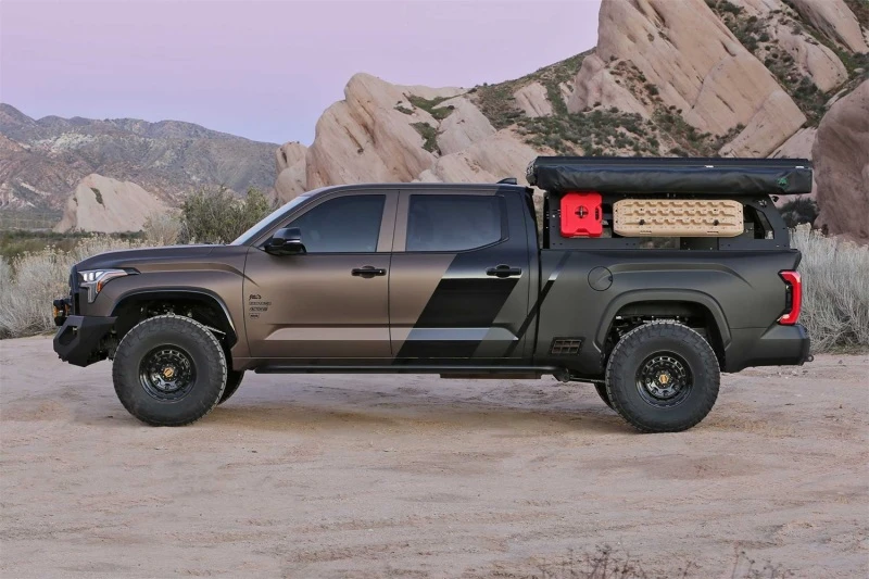 Fabtech 2022 Toyota Tundra 4WD Front Dirt Logic 2.5 Reservoir Coilovers 3in - Pair