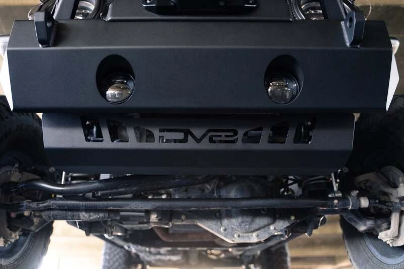 DV8 Offroad Sway Bar Disconnect Skid Plate für Jeep Wrangler JL & Gladiator JT