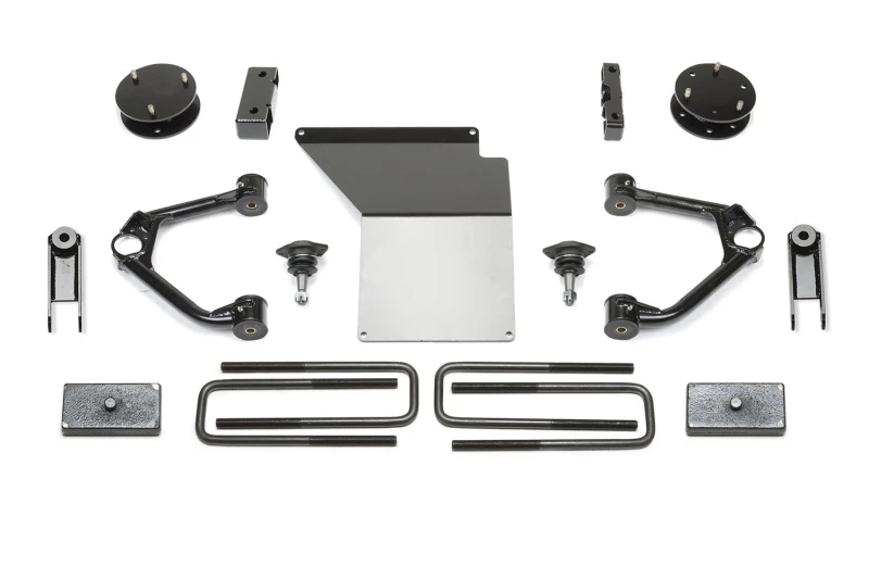 Fabtech 14-18 GM K1500 Denali mit OE Alu UCA 4 Zoll Budget UCA System mit Magneride
