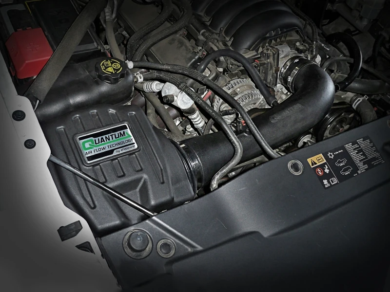 aFe Quantum Kaltluft-Ansaugsystem mit Pro Dry S-Medium für 14-19 GM Silverado / Sierra 1500 V8-5.3/6.2L