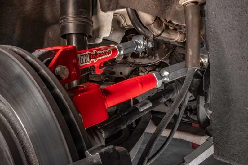 UMI Federbein für 16-24 Chevrolet Camaro - Rot