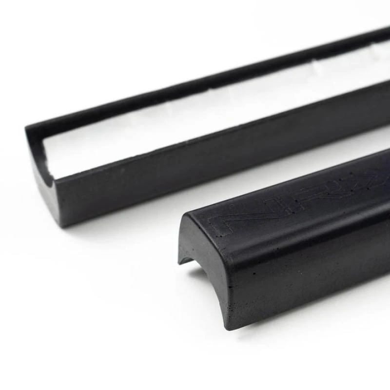 NRG SFI 45.1 Roll Bar Padding – 3/4 Zoll Dicke, passt für 1,5–2 Zoll Stangen, 36 Zoll Länge, Schwarz mit NRG x SFI Logo
